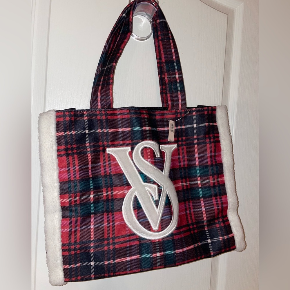 victoria’s secret holiday tote